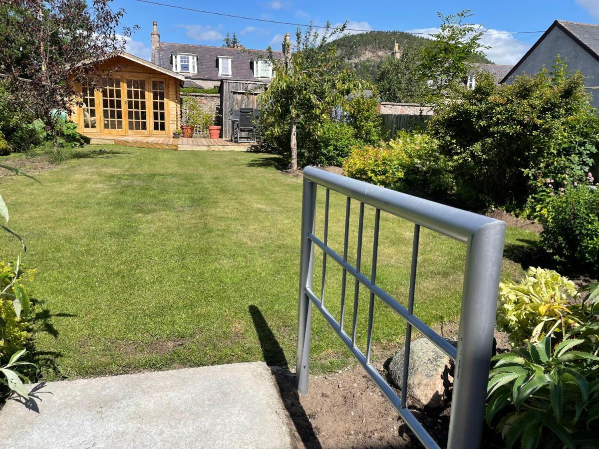 Hillview Villa Ballater Bagian luar foto